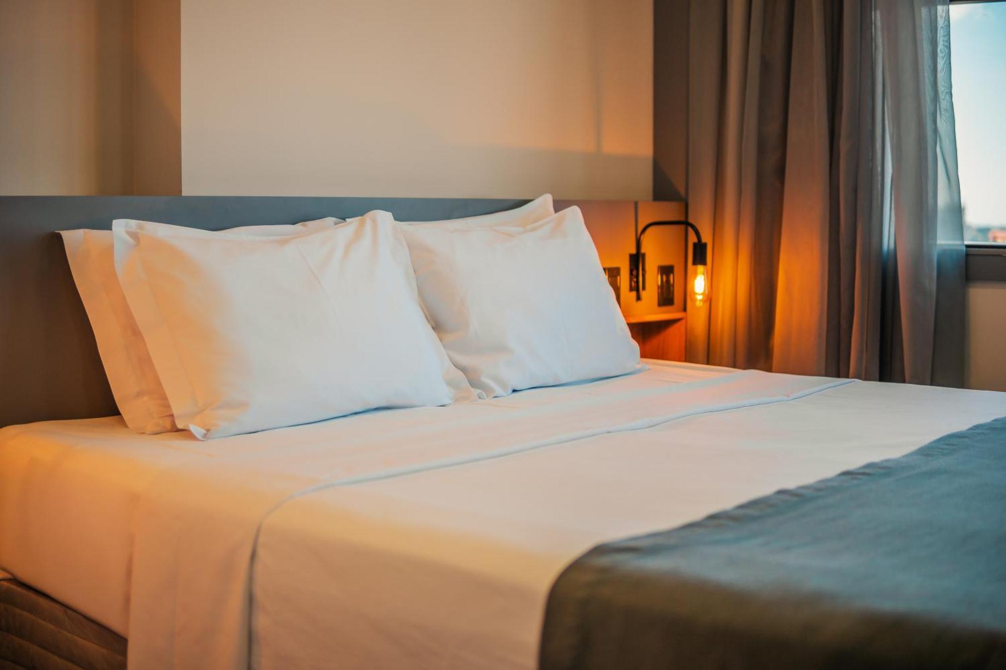 Hotel Laghetto Estacao Бенту-Гонсалвис Экстерьер фото